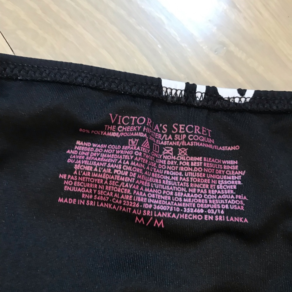 Victoria Secret Bathing Suit Bottoms Women’s SZ M Black Totally Beachin’ on Butt - Picture 3 of 7